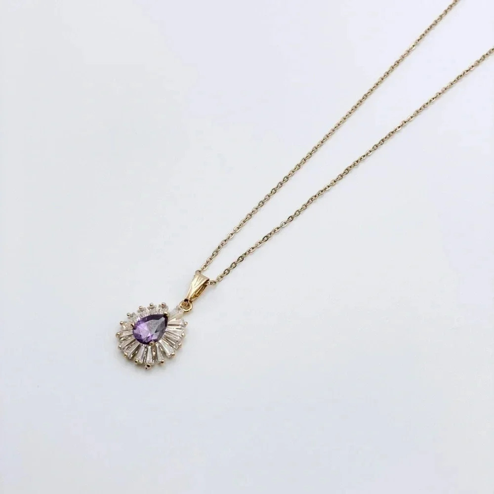 DAINTY Flower Necklace | Gold Plated | Statement Necklace |  Delicate Necklace